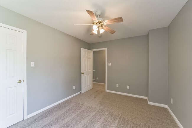 Building Photo - 440 Mystic Trail Loop