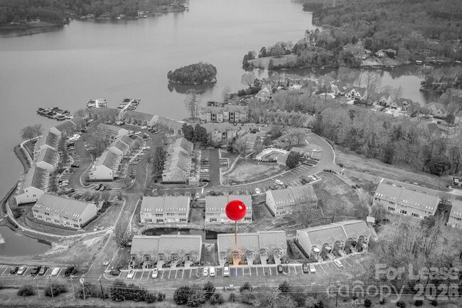 Building Photo - 14623 Waterside Dr