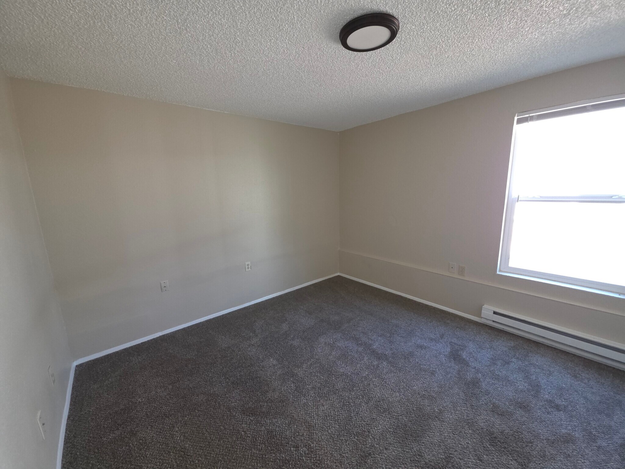 Building Photo - 2412 S I St