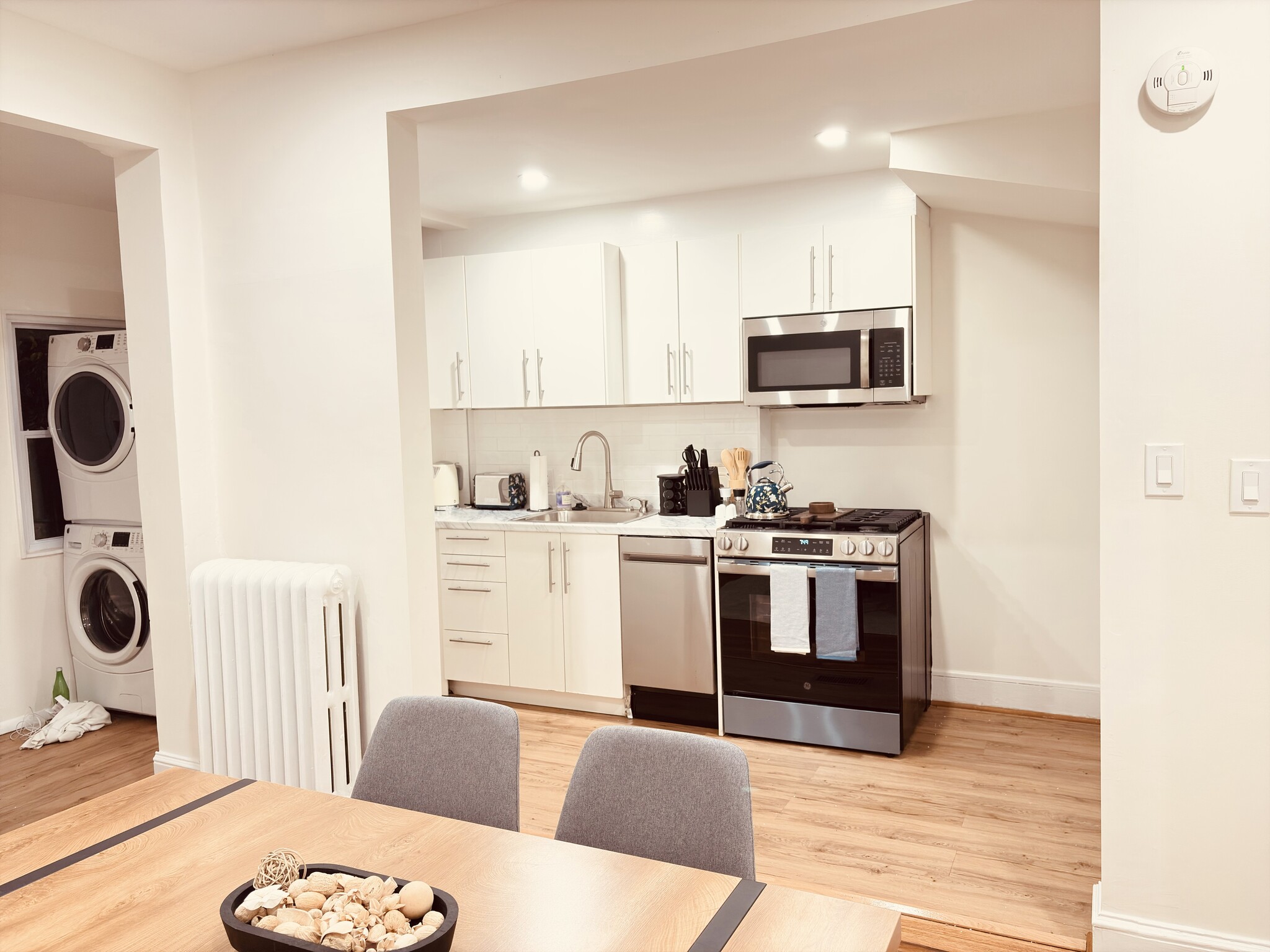 Building Photo - 1826 A St SE