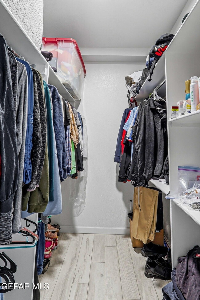 Building Photo - 7740 Phoenix Ave