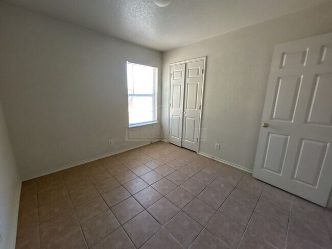 Building Photo - 207 Dale Earnhardt Dr