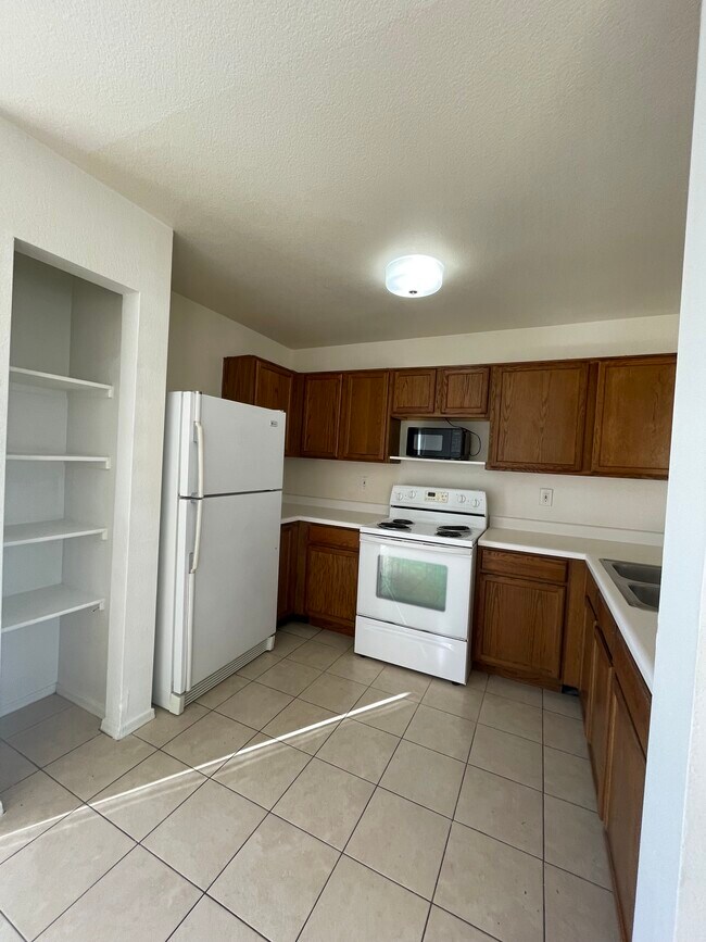 Building Photo - 11795 W Columbine Dr