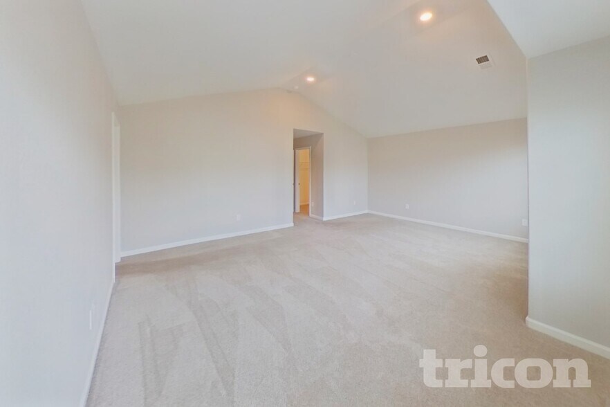 Building Photo - 2118 Southlea Dr