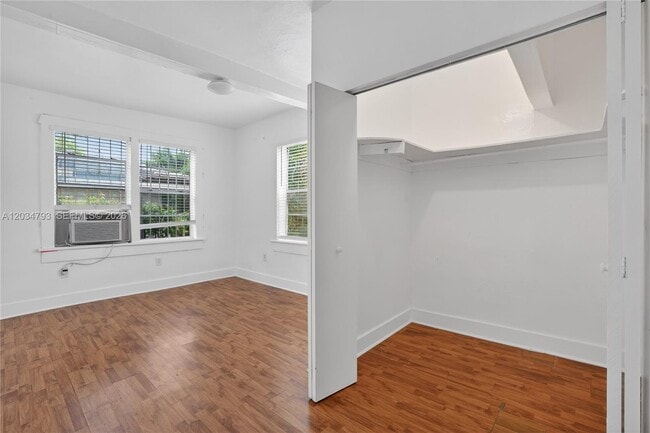 Building Photo - 3409 S Le Jeune Rd