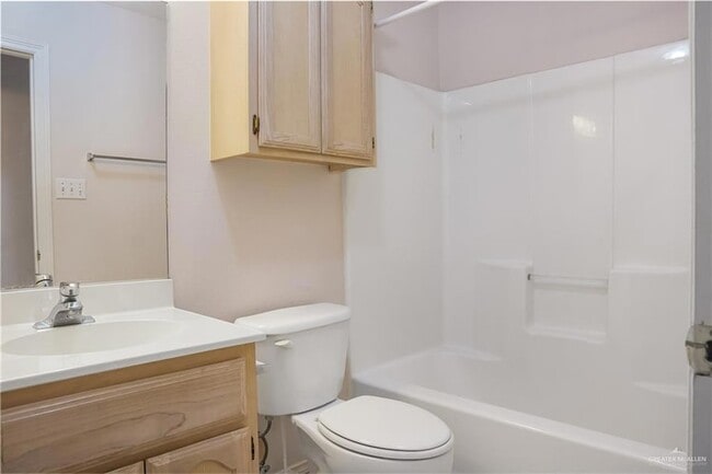 Building Photo - 2212 Lilly Cove Dr