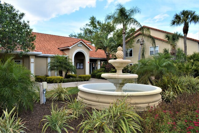 Building Photo - PALMER RANCH! VINTAGE GRAND 2 BED/2 BATH C...