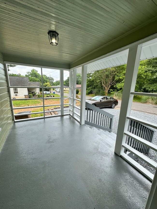 Building Photo - 2/1 House currently being remodeled. Shoul...