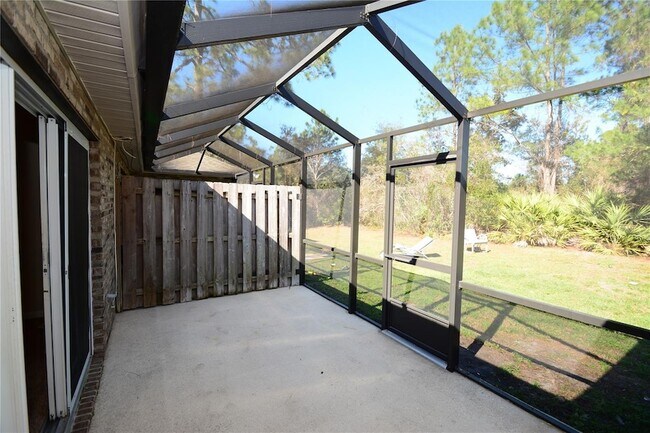 Building Photo - 33 Rosepetal Ln