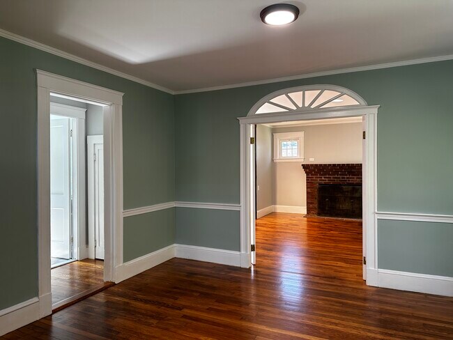 Building Photo - 96 Adams St