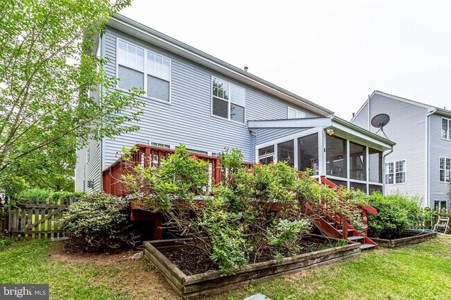 Building Photo - 26161 Rachel Hill Dr