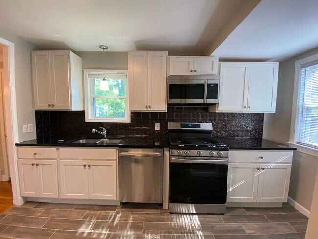 Building Photo - 5248 Haverford Dr