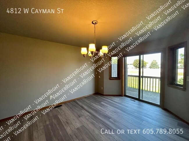 Building Photo - 4812 W Cayman St