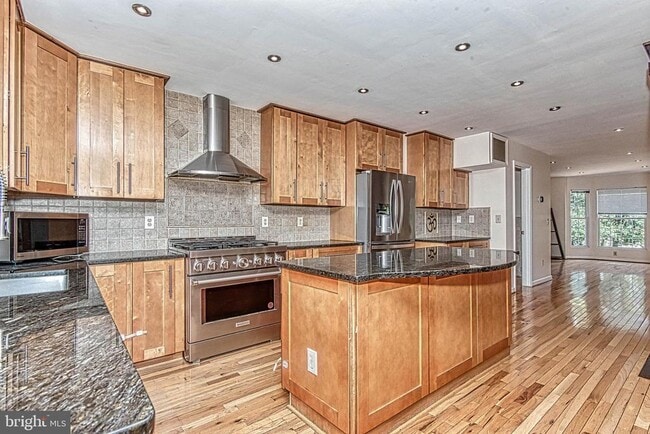 Building Photo - 9400 Van Arsdale Dr