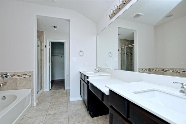 Building Photo - 5671 Corsica Loop