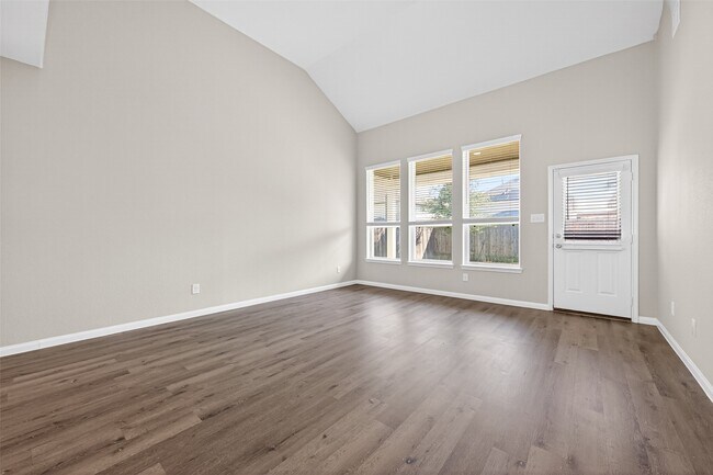 Building Photo - 3548 Cannon Dr