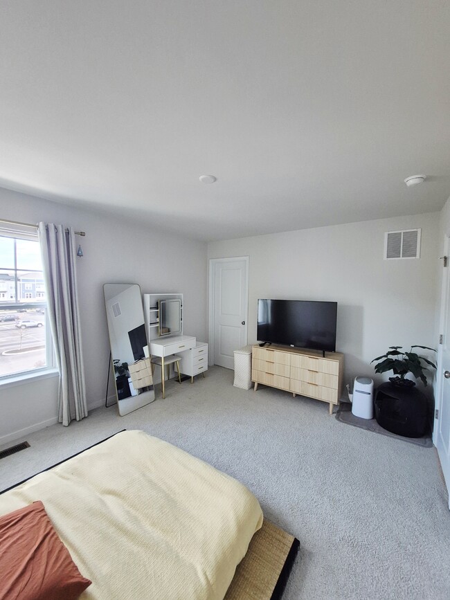 Building Photo - 4012 Pk Trl Dr