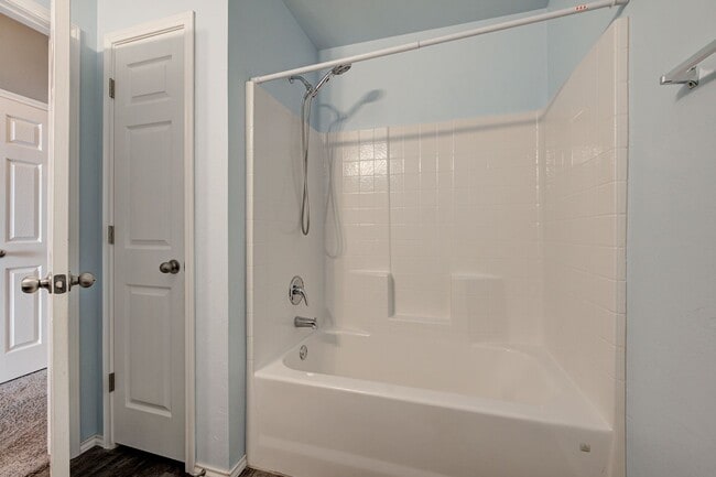 Building Photo - Gorgeous 4 Bed 2 Bath Home in Heart Of Mustang!!