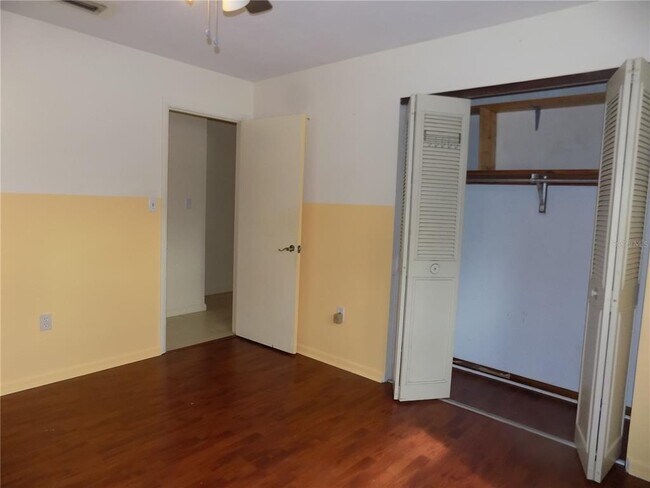 Building Photo - 1724 NW 39th Ave