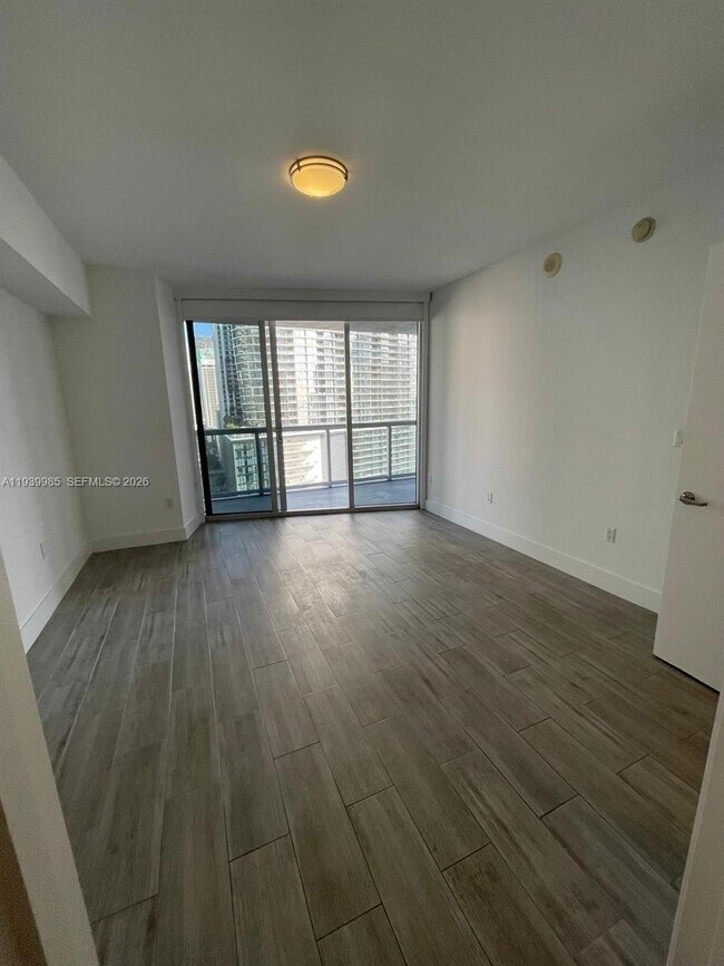 Building Photo - 475 Brickell Ave