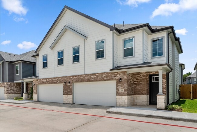 Building Photo - 28328 Birnham Woods Dr