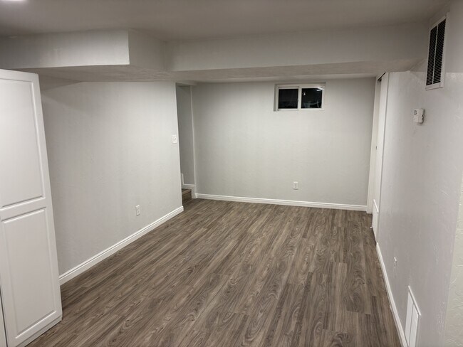 Building Photo - 2205 Quincy Ave