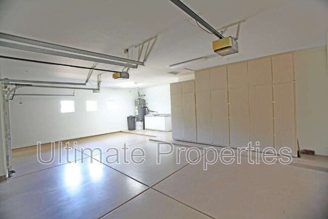 Building Photo - 11050 E Verbena Ln