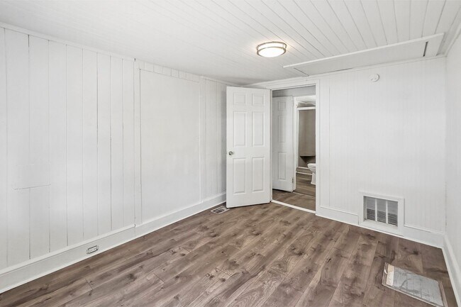 Building Photo - 1547 Joyner Ave SE
