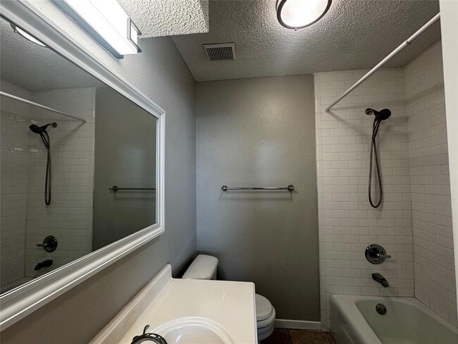 Building Photo - 5916 Cherry Loop