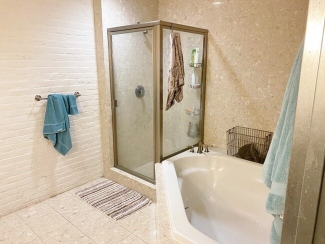 Building Photo - 121 Beach St