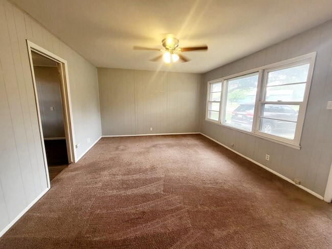 Building Photo - 3208 42nd St