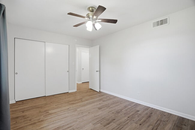 Building Photo - 405 Brewer Dr