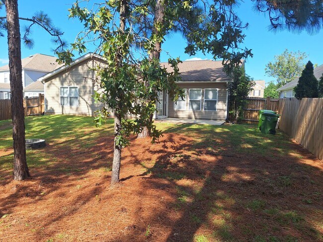 Building Photo - 404 Indigo Ridge Dr
