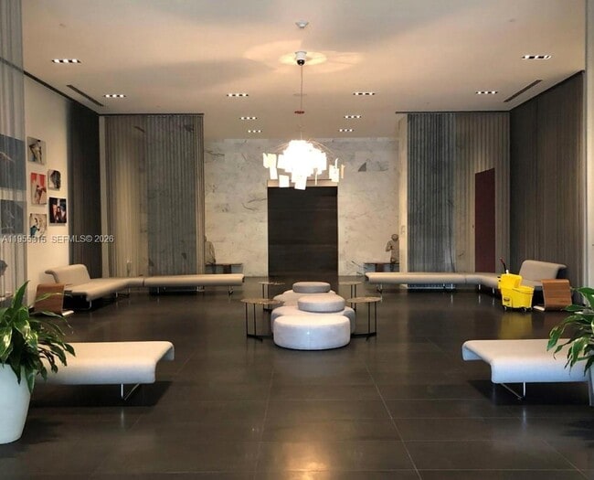 Building Photo - 1600 NE 1st Ave