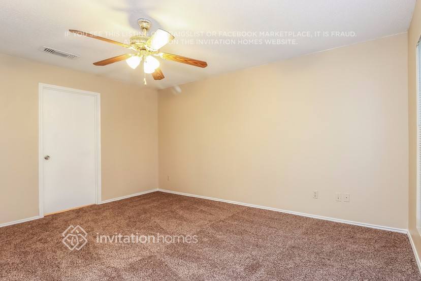 Building Photo - 3805 Waxwing Cir S