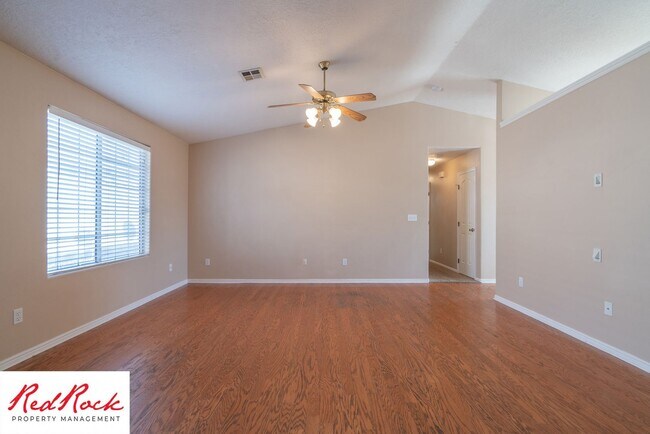 Building Photo - Pet Friendly - 4 Bed 2 Bath for rent in St. George