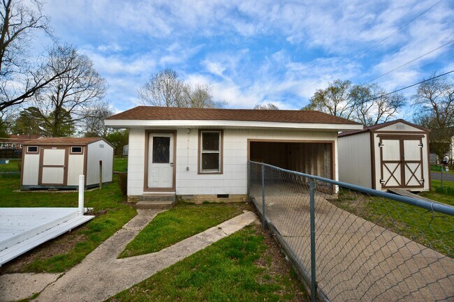 Building Photo - 1623 Texas St