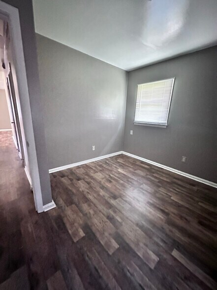 Building Photo - 3066 Tyler Rd