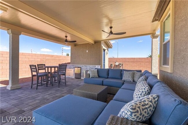 Building Photo - Elevated Desert Living with Strip & Mountain Views – Fully Furnished 6-Bedroom Retreat!