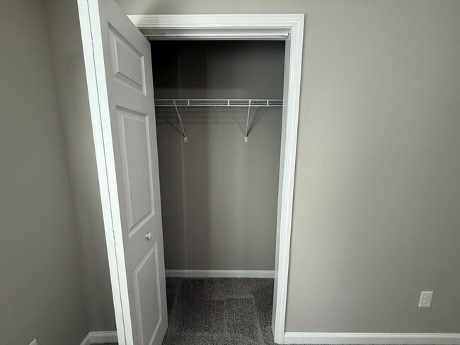 Building Photo - 1021 Sourwood Ct