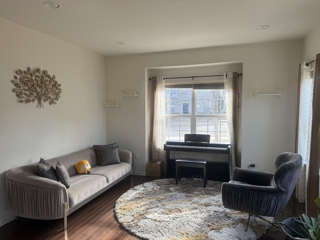 Building Photo - 60 Andrews Way