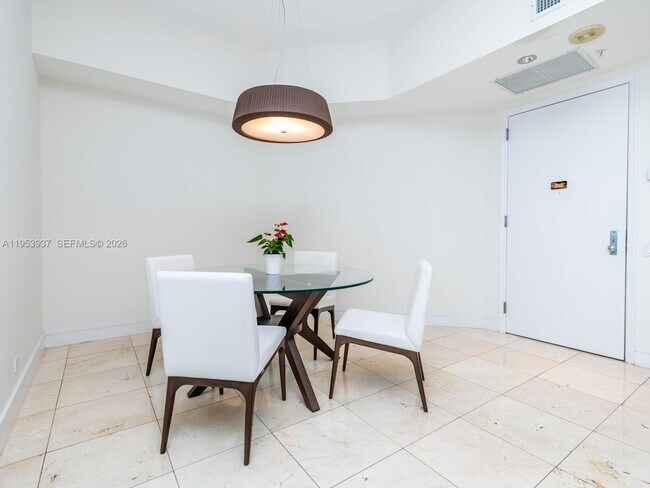 Building Photo - 888 Brickell Key Dr