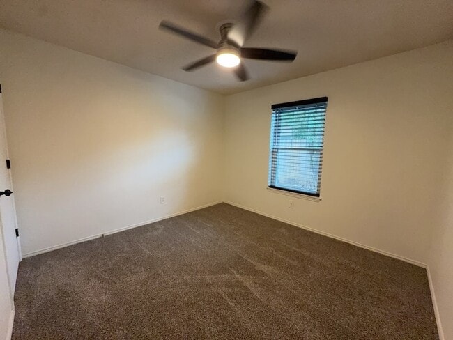 Building Photo - 6415 Elm Springs Dr
