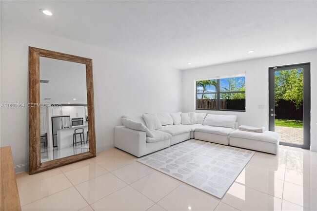 Building Photo - 9974 NW 86th Terrace