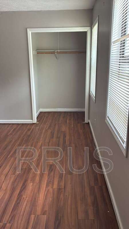 Building Photo - 2934 Lakemont Dr SW