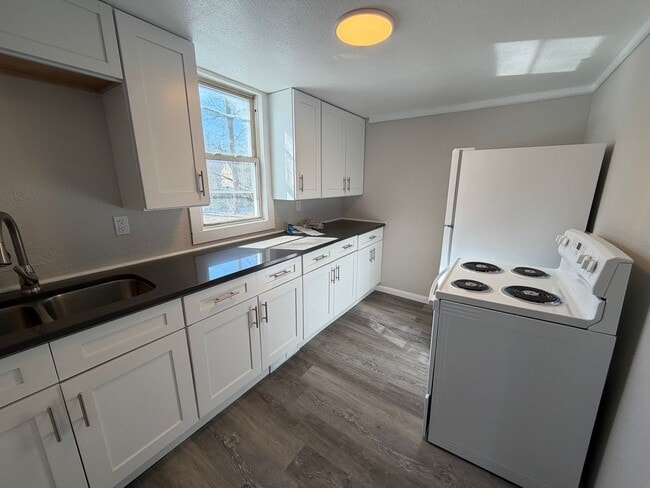 Building Photo - Move-In Ready 3BR in West Akron — Clean, Updated, Comfortable