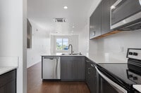 open kitchen - 17th Place Townhomes