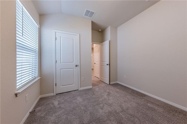 Building Photo - 13905 Heartland Dr