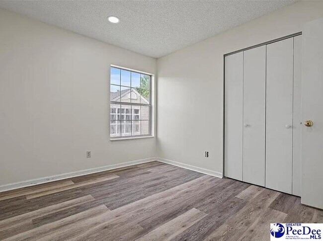 Building Photo - 701 Coventry Ln