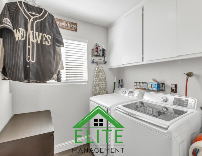Building Photo - A Beautifully Maintained 3-Bedroom Home in...